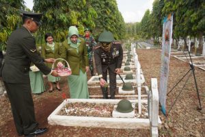 Danrem 071/Wijayakusuma Pimpin Ziarah HUT Ke-78 TNI