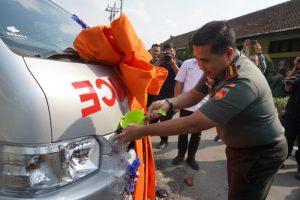 Danrem Wijayakusuma Terima Mobil Ambulance CSR BRI Purwokerto