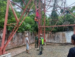 Babinsa Ramil 19/Idm Bantu Evakuasi Nek Aisyah Turun dari Tower BTS Setinggi 42 Meter di Indra Makmur