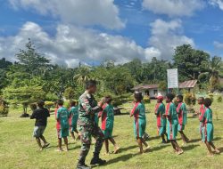 Kenalkan Cinta Budaya kepada Generasi Penerus, Satgas Yonif 122/TS Berikan Ekstra Kulikuler di Sekolah Dasar YPPK Wembi