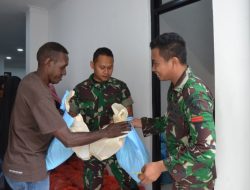 Kasdim Mimika Memimpin Kegiatan Baksos Pengobatan Gratis dan Pembagian Sembako
