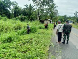 Wujud Terciptanya Kampung Bersih dan Indah, Satgas Yonif 12TS Laksanakan Karya Bhakti Bersama Masyarakat Kampung Ampas