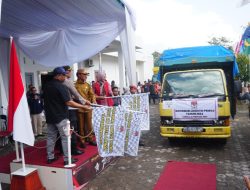 Pj.Walikota Langsa Melepaskan Pendistribusian Logistik Pemilu Tahun 2024