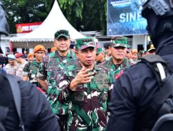 Panglima TNI dan Kapolri Cek Kesiapan Pasukan Pengamanan Pemilu 2024 di Silang Monas