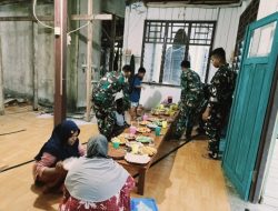 Indahnya Berbagi di Bulan Suci Ramadhan, Personel Satgas Pamtas RI-PNG Yoniff 122 Tombak Sakti Berbuka Puasa Bersama Masyarakat