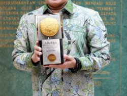 Walikota Palu Terima Piala Adipura dari Menteri KLHK