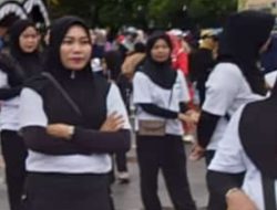 Masyarakat Berau Padati Lapangan Batiwakkal Ikuti Gerak Jalan Santai yang Digelar Bapaslon MP dan AW