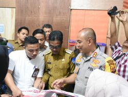 Pj. Walikota Langsa Cek Logistik Pilkada di KIP Kota Langsa Tahun 2024