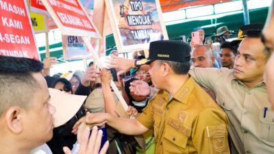 Gubernur Tegas Dihadapan Ribuan Warga Tipo: Tidak Akan Ada Lagi Izin yang Keluar Diatas Pemukiman